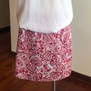 New with tags loft size 8 red patterned skirt